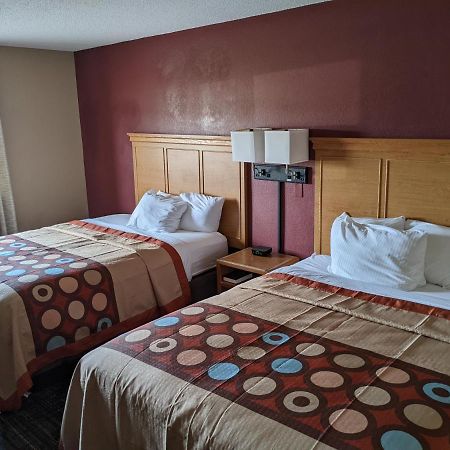 Super 8 By Wyndham Baxter/Brainerd Area Hotel Екстериор снимка