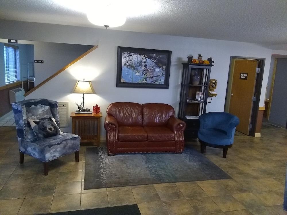Super 8 By Wyndham Baxter/Brainerd Area Hotel Екстериор снимка