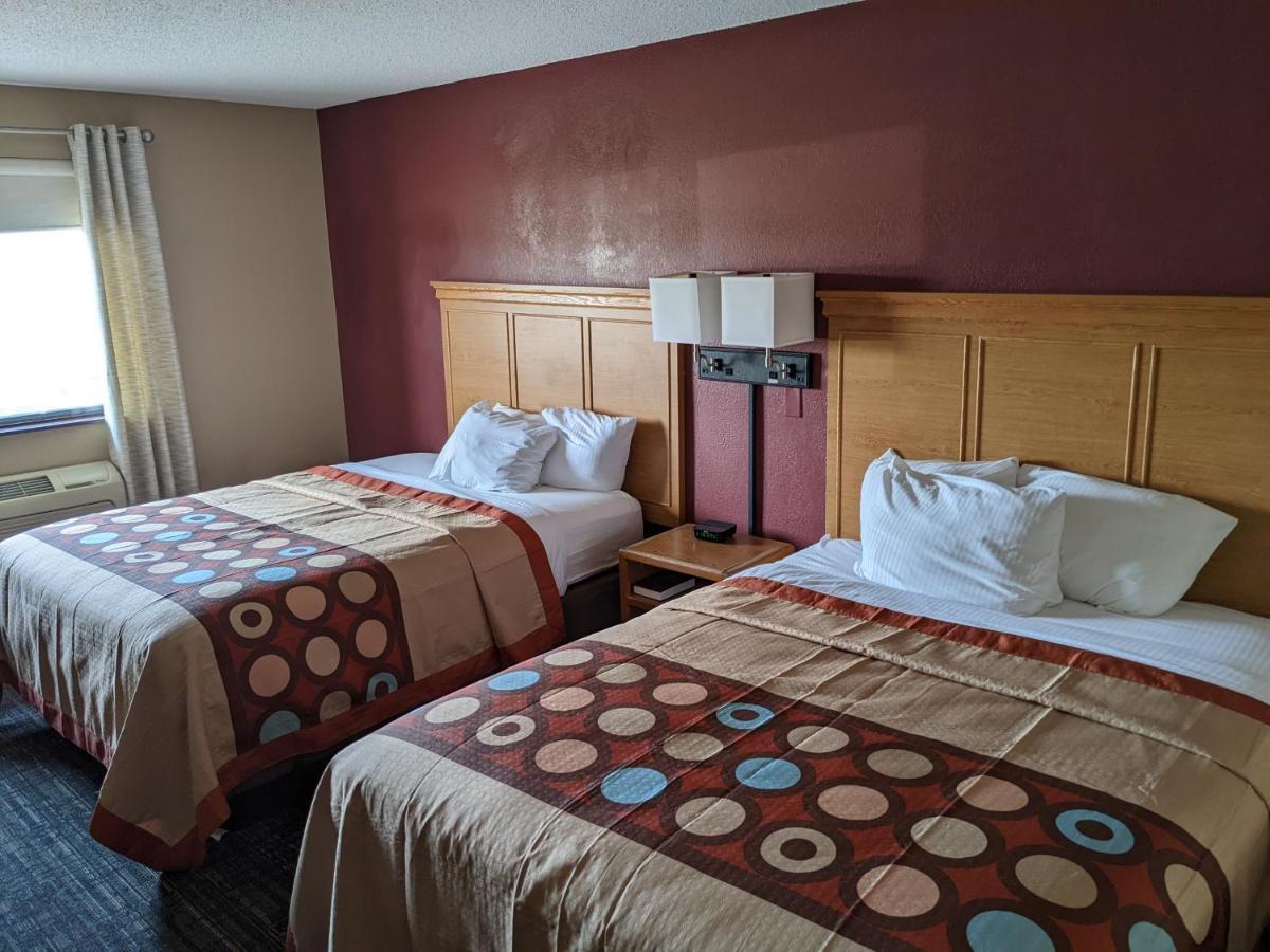 Super 8 By Wyndham Baxter/Brainerd Area Hotel Екстериор снимка