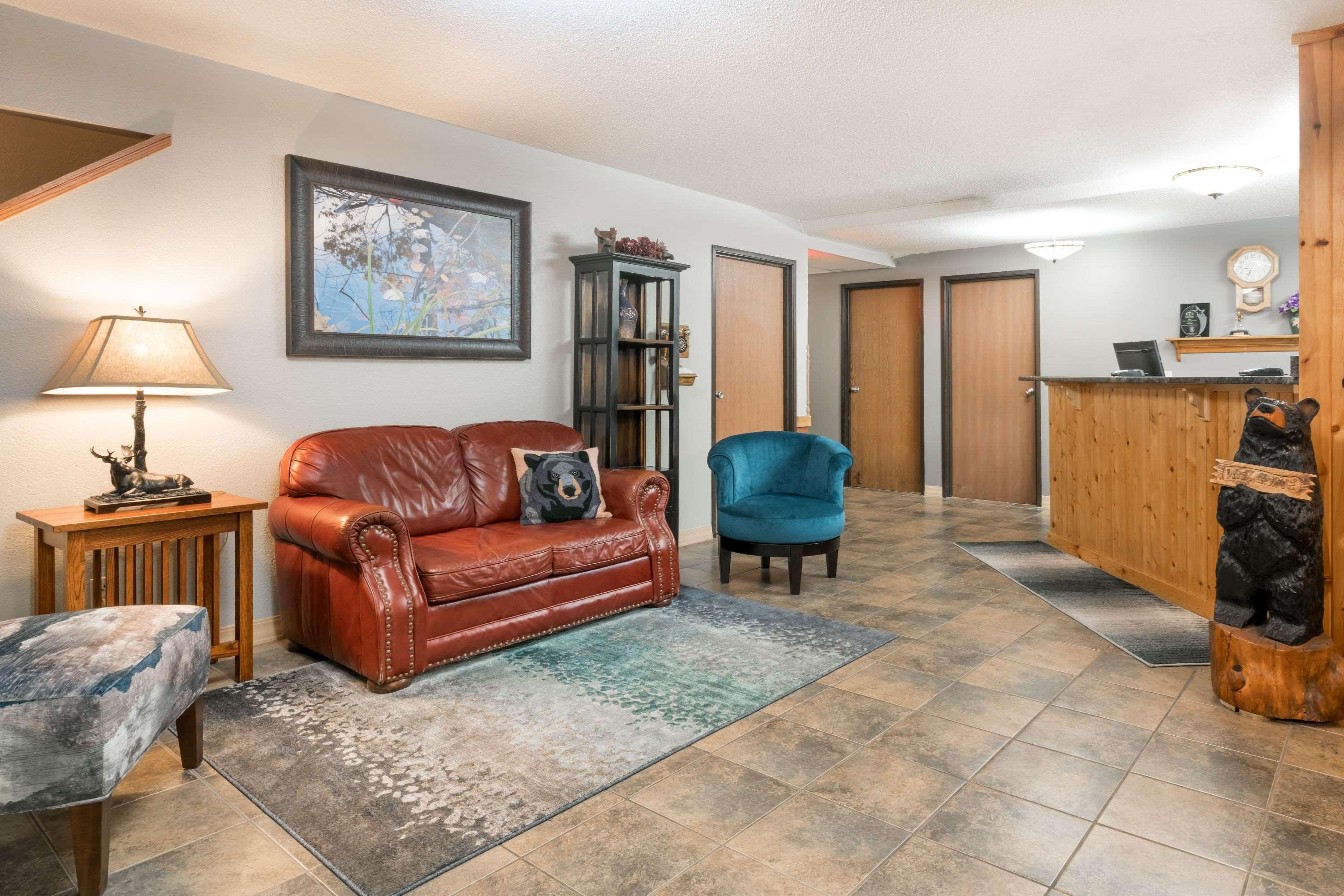 Super 8 By Wyndham Baxter/Brainerd Area Hotel Екстериор снимка