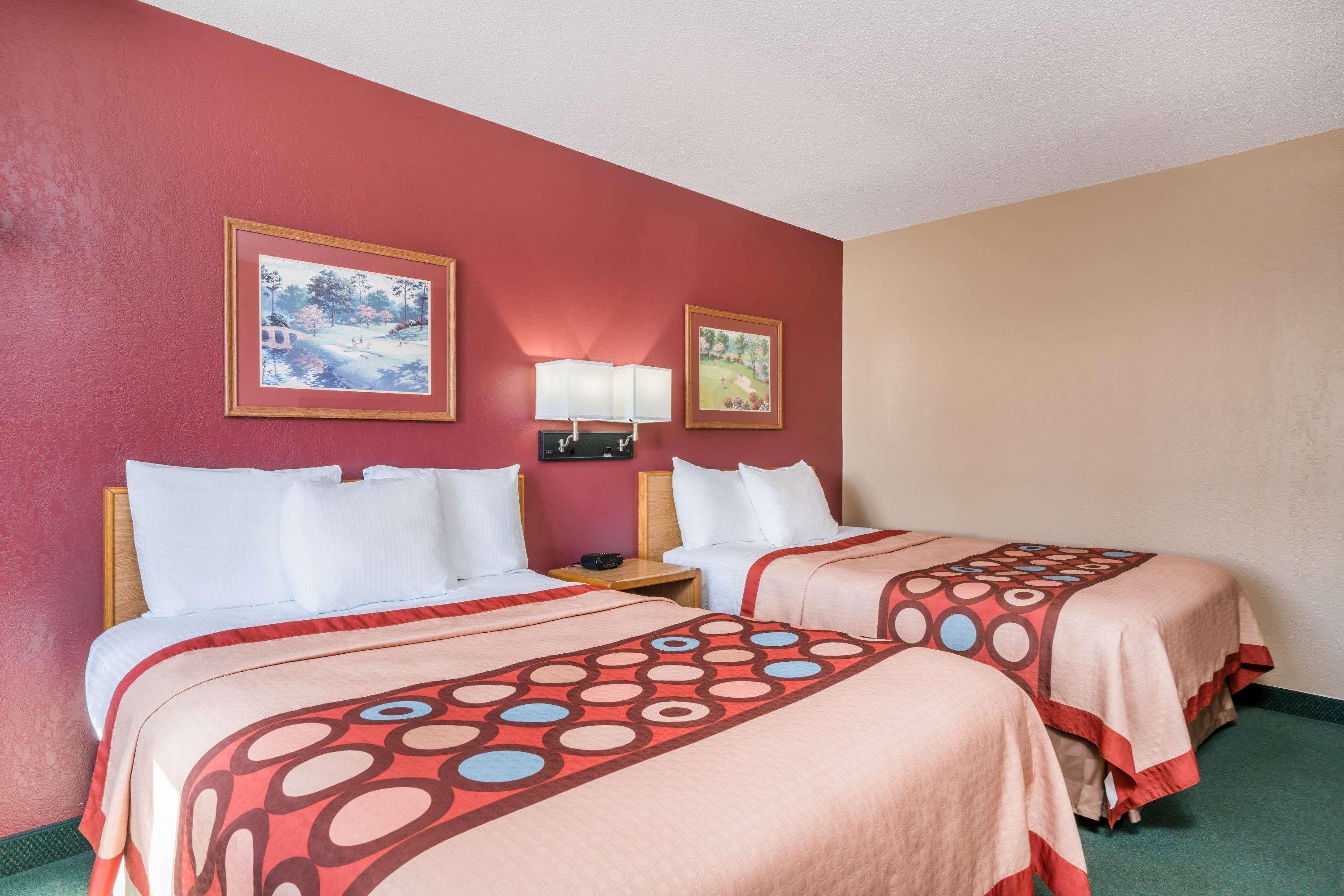 Super 8 By Wyndham Baxter/Brainerd Area Hotel Екстериор снимка