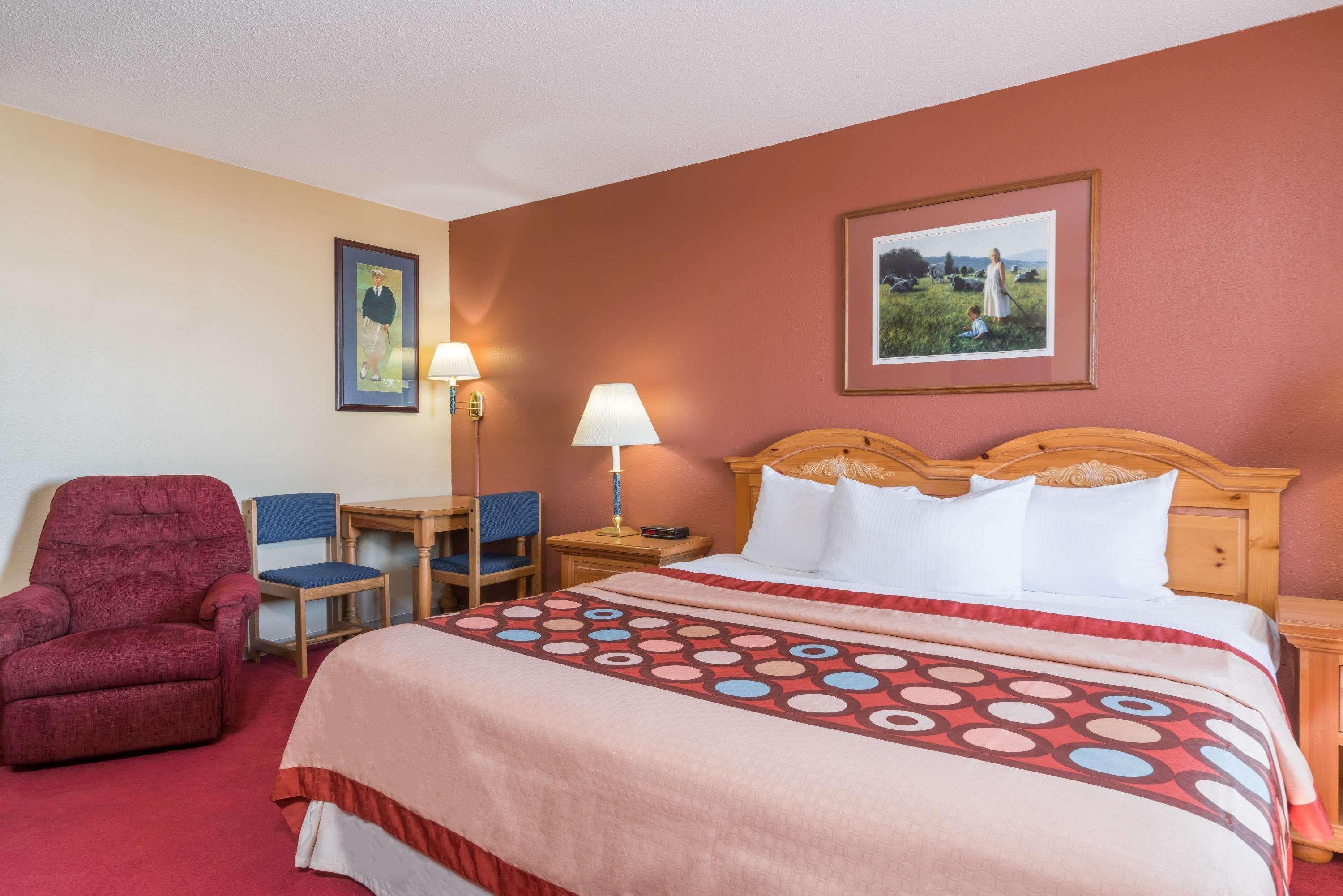 Super 8 By Wyndham Baxter/Brainerd Area Hotel Екстериор снимка