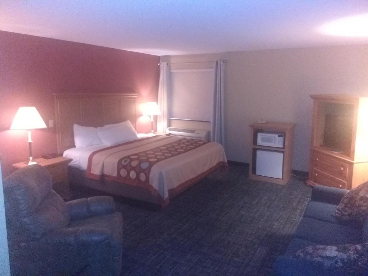 Super 8 By Wyndham Baxter/Brainerd Area Hotel Екстериор снимка