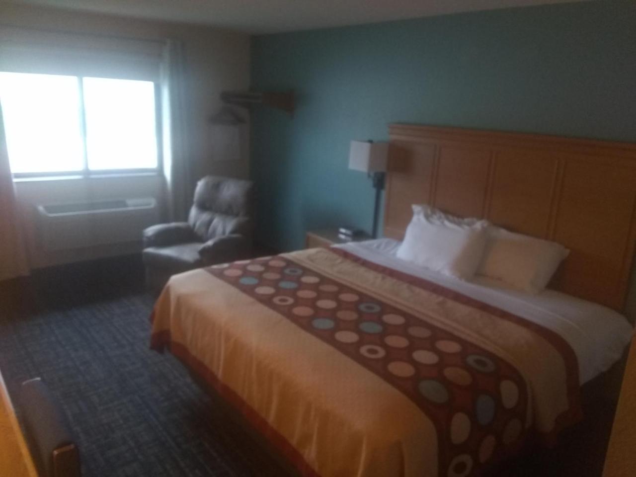 Super 8 By Wyndham Baxter/Brainerd Area Hotel Екстериор снимка